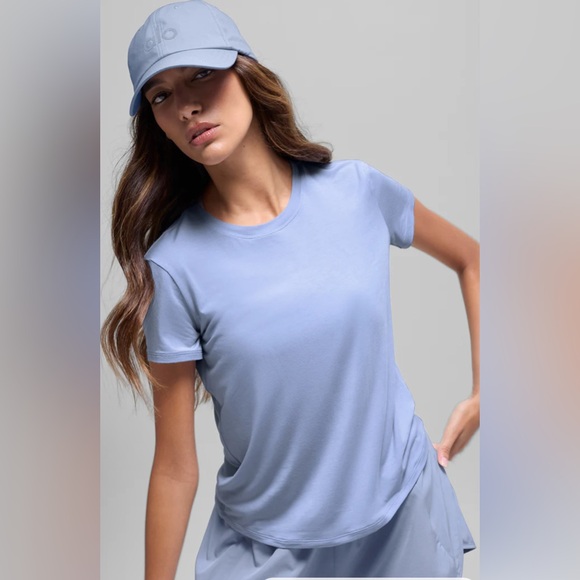 Alo yoga The All Day Short Sleeve in winter frost sz small NWT - Picture 2 of 8